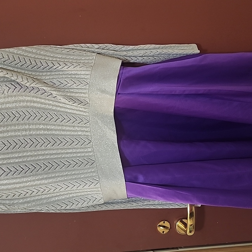 Dress - Picture 4 of 4